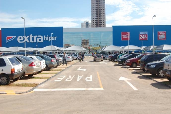 Loha do Extra Hiper, no Coxip, onde duas ladras tentaram levar telefones celulares