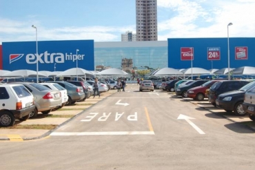 Loha do Extra Hiper, no Coxip, onde duas ladras tentaram levar telefones celulares 