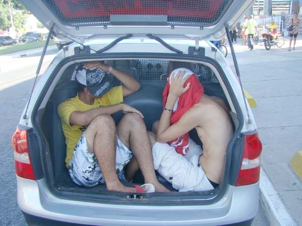 Pelo crime, eles podem ser sentenciados a at trs anos de medidas socioeducativas a serem cumpridas