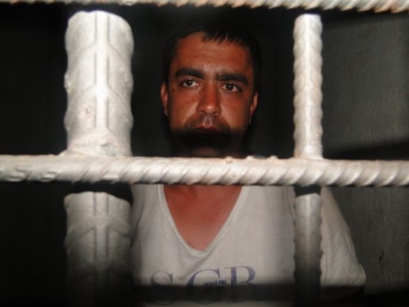 Cleiton teria dito a garota de programa que iria coprar um presente para ela e resolveu assaltar a loja.