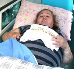 Erondina de Souza, de 61 anos: 63 dias de internao por causa de suposto erro em cirurgia  