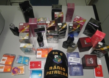 Segundo a PM, produtos seriam trocados por droga em uma boca-de-fumo 