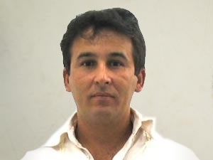 Polcia disse que cantor confessou que usava documentos do irmo falecido.