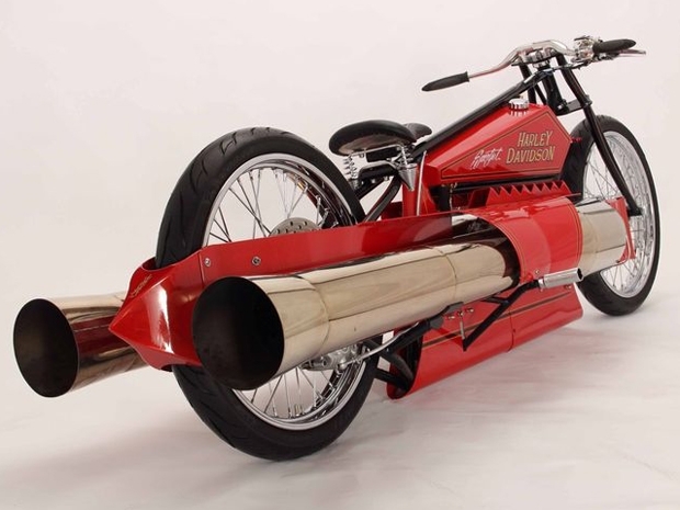 Motocicleta utiliza dois jatos para se mover