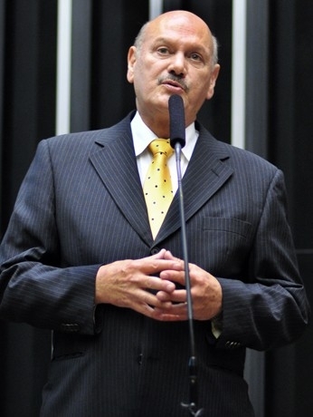 O deputado Jairo Atade (DEM-MG), na tribuna da Cmara em 2011