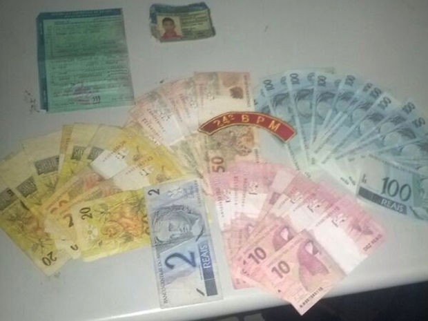 Policiais militares apreenderam dinheiro falso com casal em Cuiab. (Foto: 24 BPM)