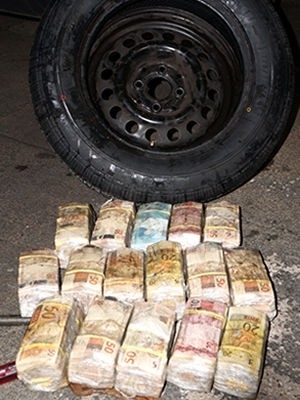 Dinheiro foi apreendido aps denncia annima na PF (Foto: Assessoria/PF)