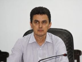 O ainda secretrio de Educao, de sada para a Cmara Federal, disse que espera que 45% das escolas voltem a funcionar