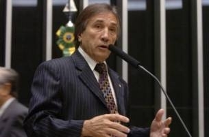 O deputado federal Eliene Lima, vtima de assalto em Cuiab: tiro no joelho 