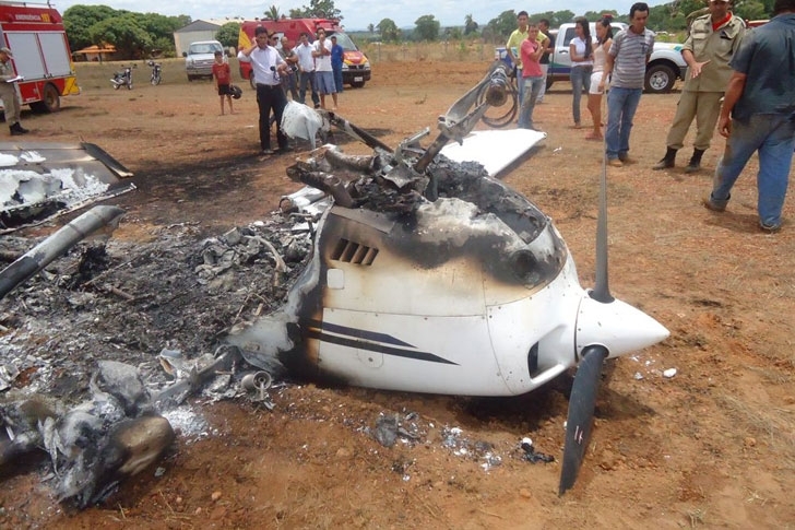 Principal hiptese trabalhada pela polcia  de que o avio transportava droga