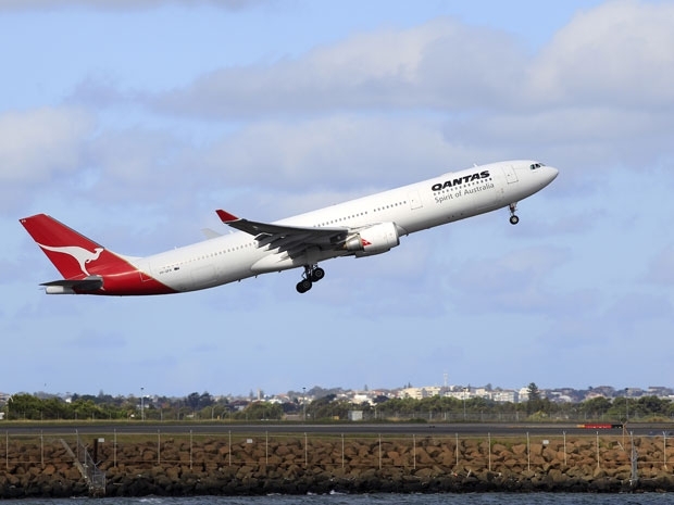 Aeronave da Qantas decola de Sidney, na Austrlia, aps deciso da Justia que obrigou a retomada dos voos