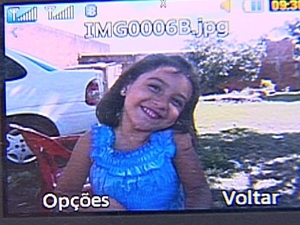 Maria Eduarda foi picada na mo