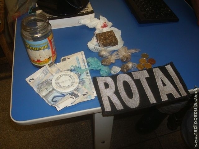 Material encontrado pela polcia na residncia de um dos acusados