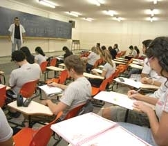 At ontem candidatos ainda faziam aulas e dica de professor  para priorizar questes mais fceis 