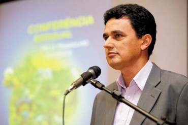 A menina Maisa, 9, que est� na seleta lista de apresentadores do SBT que t�m contrato longo e multa contratual 