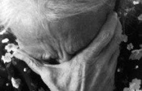 Depois de ser agredida, idosa ligou para o filho e pediu ajuda