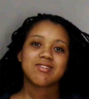 Hannah Miclene Butler jogou carro contra o prdio onde o ex estava.