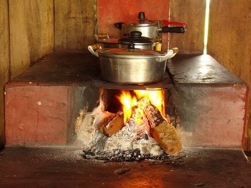 Cerca de 3 bilhes de pessoas usa esses combustveis para preparar alimentos