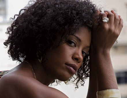 Atriz teve que passar por revista �ntima feita policiais femininas