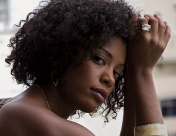 Atriz teve que passar por revista �ntima feita policiais femininas