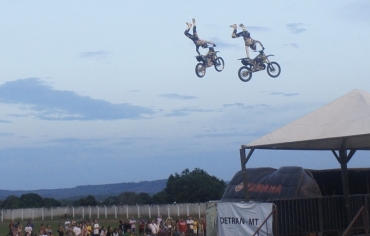 Show com a equipe do piloto Joaninha impulsionou a campanha do trnsito consciente em Diamantino