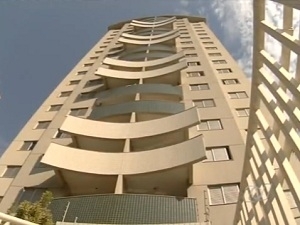 Homem morreu na hora ao pular do 12 andar.