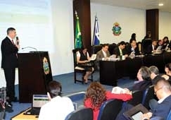 O secretrio de Estado de Fazenda, Edmilson Jos dos Santos, esteve em audincia na AL para apresentar balano do Estado