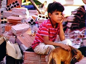 Menino ficou desolado ao ver a casa no cho