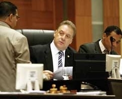 Os deputados estaduais vo apresentar durante a sesso de hoje um substitutivo no projeto do governo