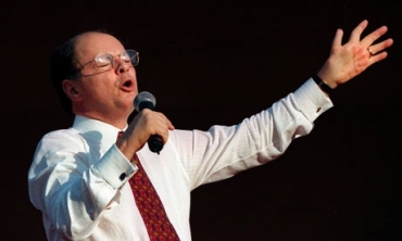 Bispo torna-se r�u em a��o sobre lavagem de dinheiro; Igreja Universal nega acusa��o 