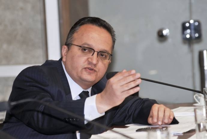 Senador Pedro Taques afirma que vai indicar emenda ao Estado, mas exige rigor na investigao