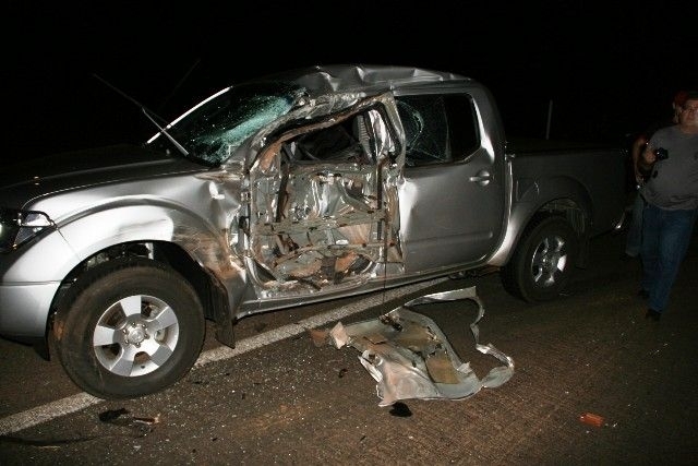 A caminhonete ficou com grandes danos materiais