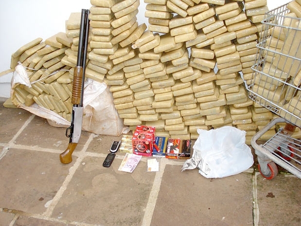 A Operao Aores apreendeu drogas, armas e dinheiro