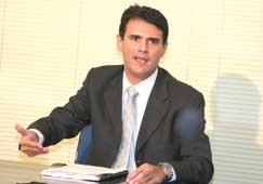 Conclus�o partiu das an�lises de legista contratado pelo MP de que Eiko caiu em p� no precip�cio, o que n�o aconteceria 