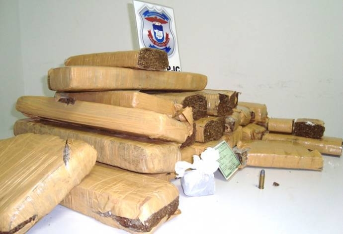 Droga veio de Coxim (MS) e iria abastecer 