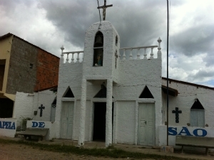 Capela de S�o Pedro em Maranguape teve laterais vendidas.