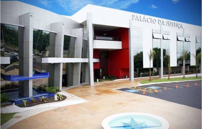 Juzes so escolhidos pelos critrios de antiguidade e merecimento