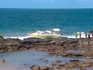 Imagem do barco no domingo pela manh