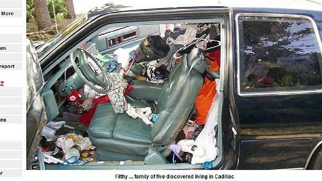 O carro estava cheio de objetos