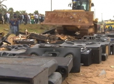 Equipamentos foram destrudos na tera-feira (23) 