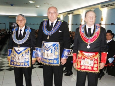 No centro o Gro Mestre do GOB Jlio Tardim que participou da reunio em homenagem ao Dia do Maon em Arenpolis