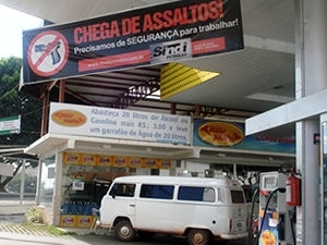 Assaltos a postos so frequentes, o que levou o sindicato a fazer protestos