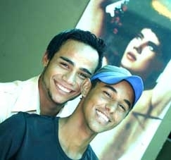 Decis�o segue posi��o do STF sobre tema, que reconheceu uni�o de pessoas do mesmo sexo como fam�lia