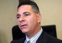 O secretrio de Estado de Fazenda, Edmilson Jos dos Santos, disse que a deciso  cortar de imediato as despesas