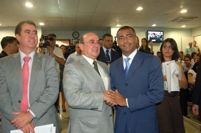 Deputado federal Romrio, com Riva, cobrou melhor desempenho social de Cuiab no ps-Copa
