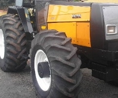 Um menino de nove anos morreu ap�s ser atropelado por um trator em Minas Gerais. 