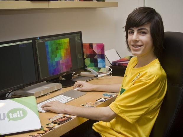 Aos 13 anos, Daniel criou o aplicativo Backdoor, ferramenta de bate-papo annimo