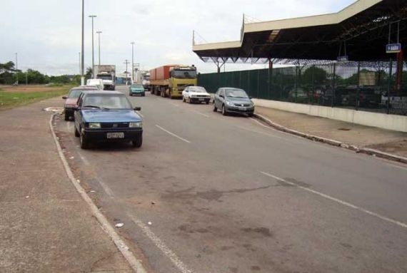 Rua Tufik Affi, popularmente conhecida como Travessa do Cotovelo, na regio do Porto