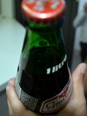 Plstico em garrrafa de refrigerante gera indenizao em Piracicaba, SP