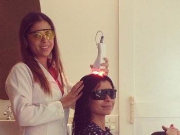 Atriz aproveita folga nas gravaes para cuidar dos fios